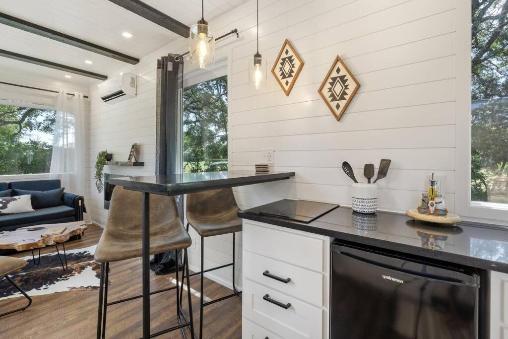 The Lonely Bull Luxury Container Home On 5 Acres Weatherford Buitenkant foto